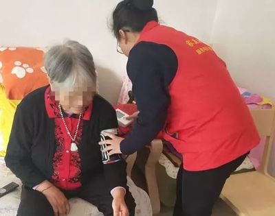 責任鄭醫(yī) 義診急救進萬家，健康知識暖人心——是責任更是擔當?shù)募彝シ?wù)